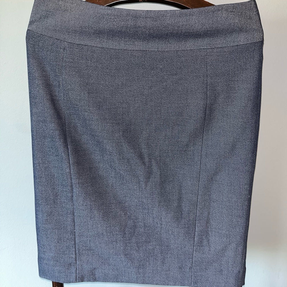 EXPRESS DESIGN STUDIO Women's Skirt Midi Blue Color Zipper Back Stretch Size 8